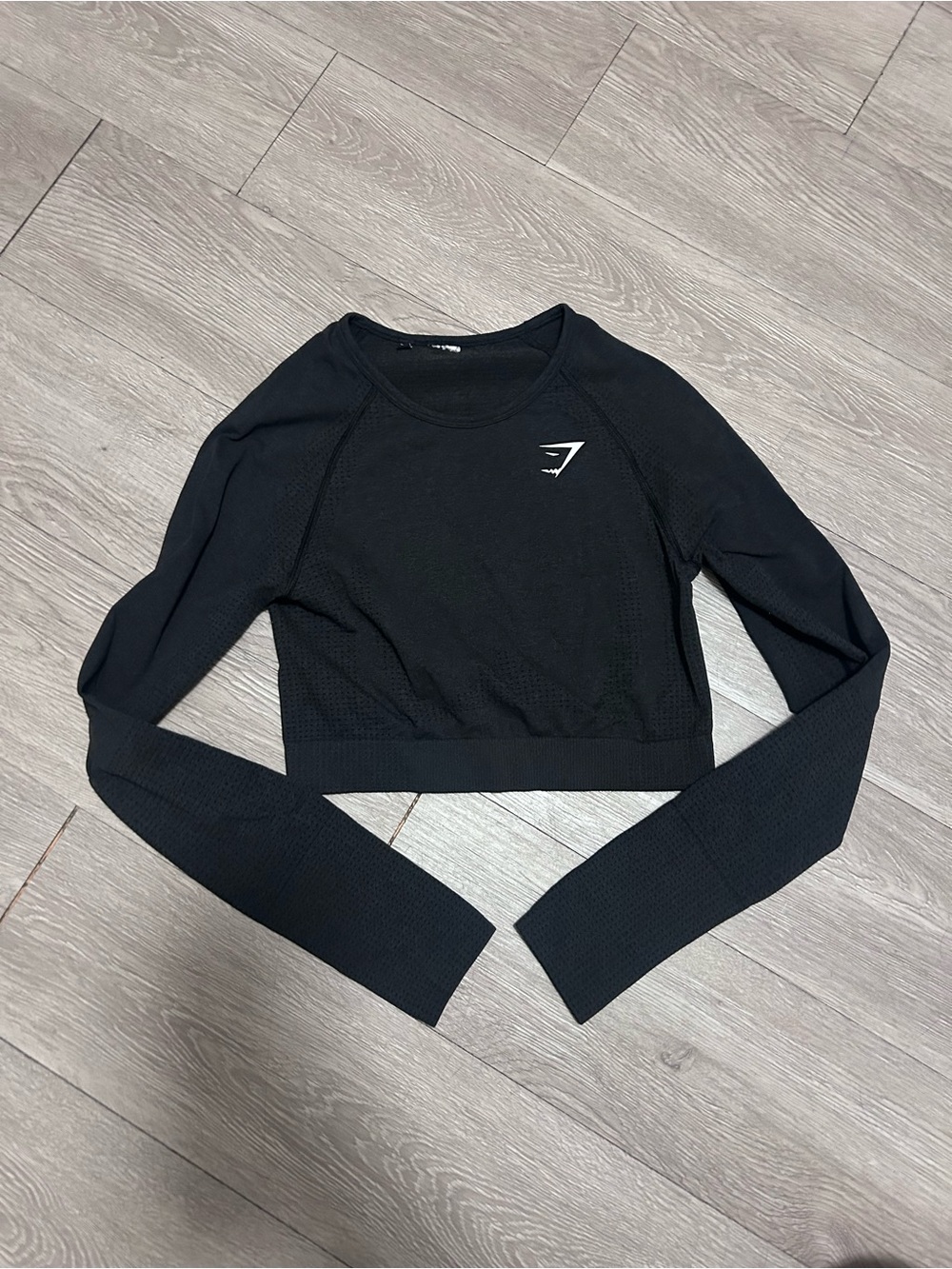 Gymshark Black Long-Sleeve Cropped Seamless Top with Logo